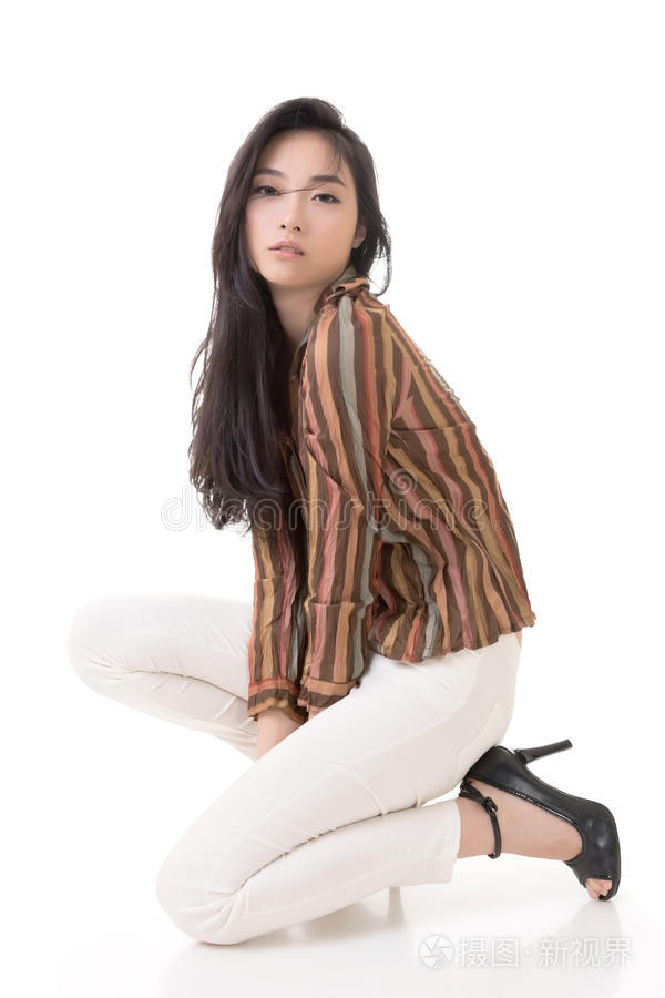 84间房主播跳舞 直播 侦探帽